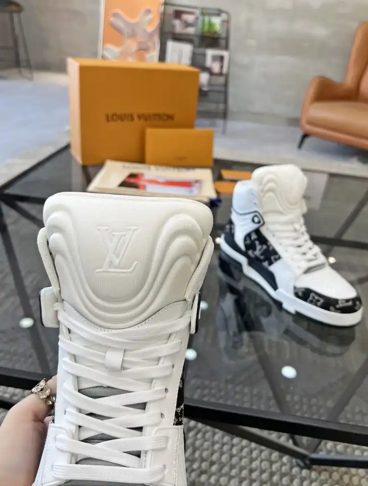 hype Louis Vuitton Sneakers