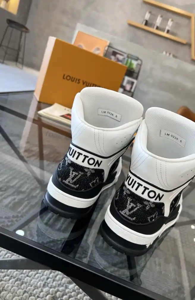 hype Louis Vuitton Sneakers