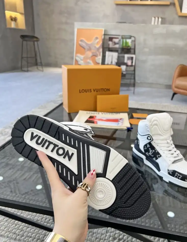 hype Louis Vuitton Sneakers