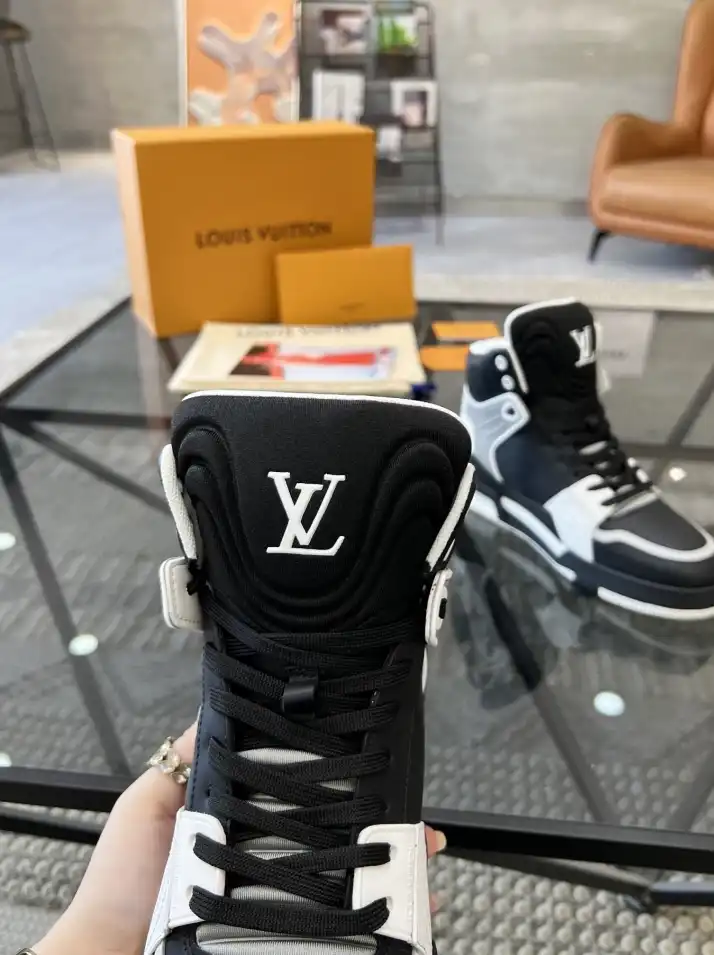 hype Louis Vuitton Sneakers