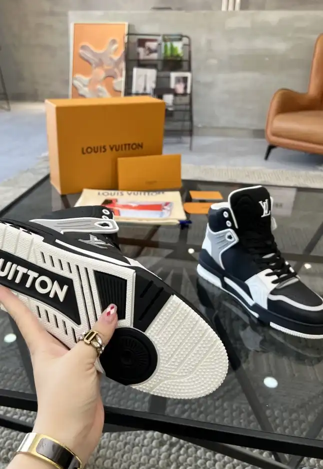 hype Louis Vuitton Sneakers