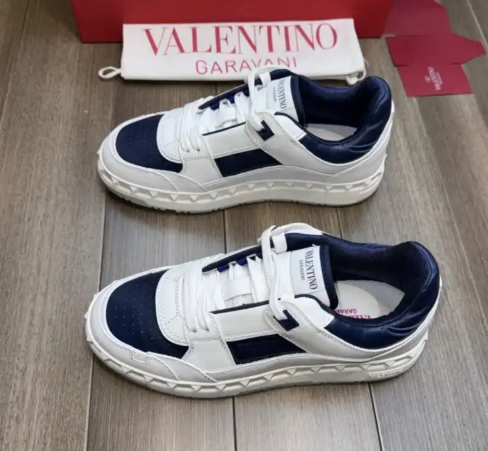 hype Valentino Sneakers