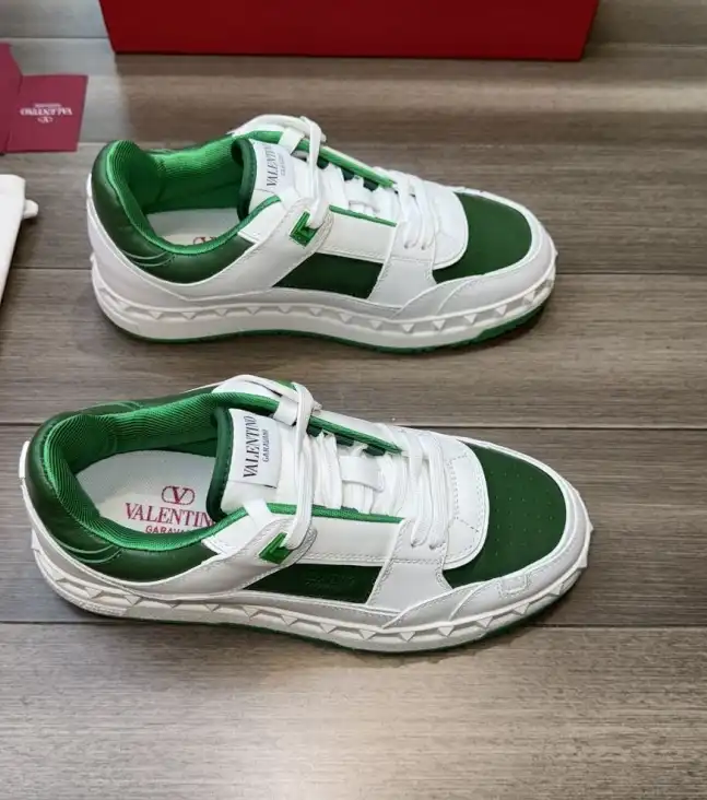 hype Valentino Sneakers