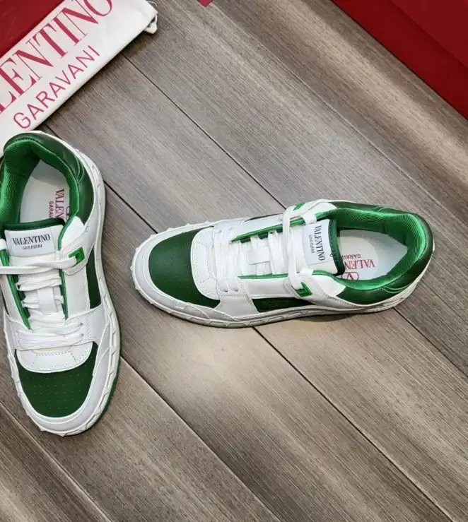 hype Valentino Sneakers