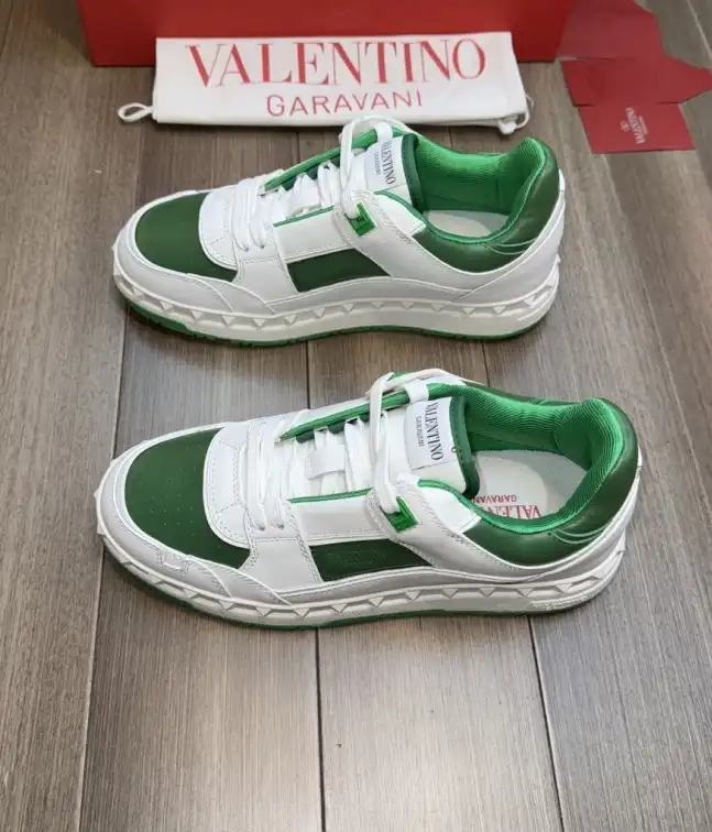 hype Valentino Sneakers