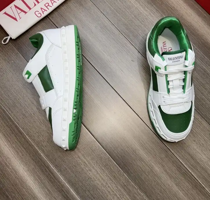 hype Valentino Sneakers