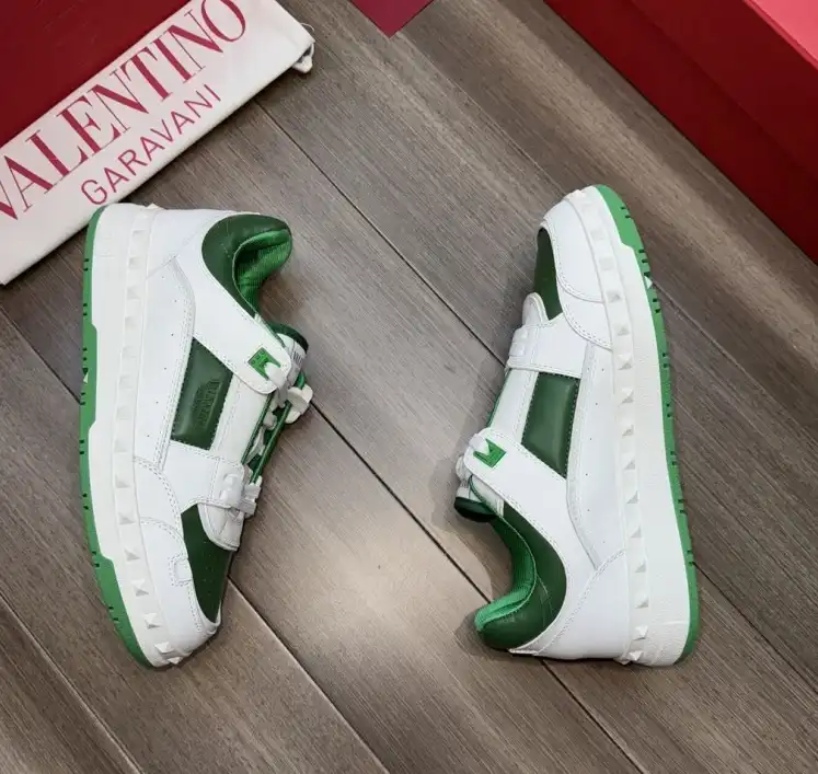 hype Valentino Sneakers