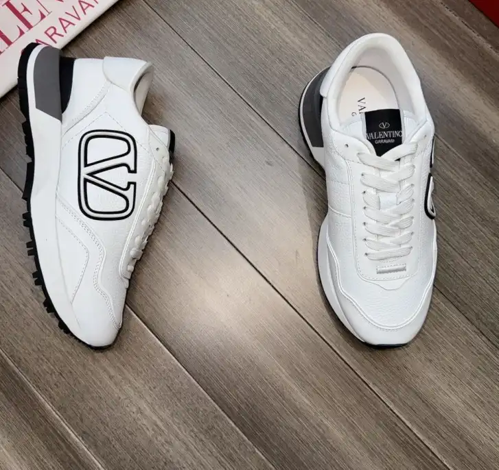 hype Valentino Sneakers