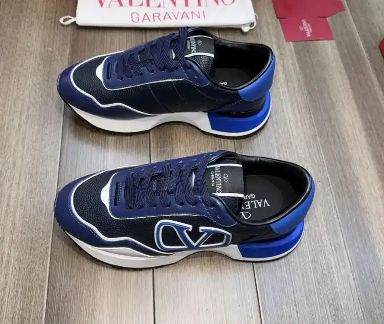 hype Valentino Sneakers