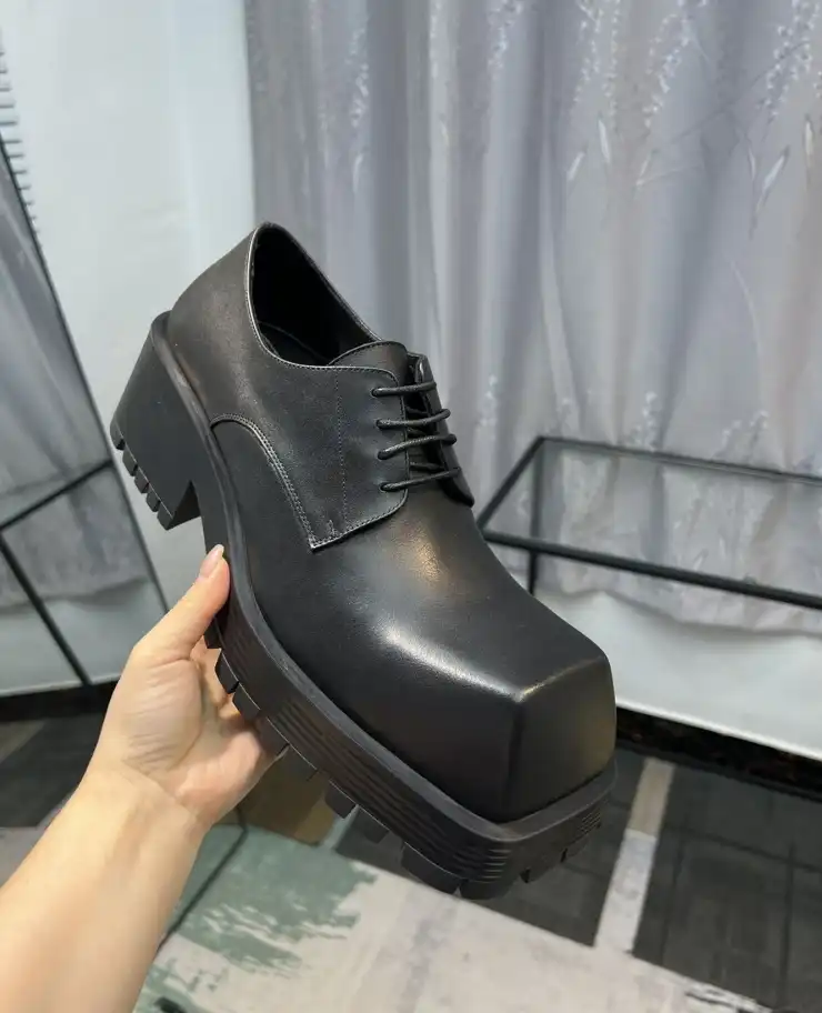 hype Balenciaga Leather Shoes