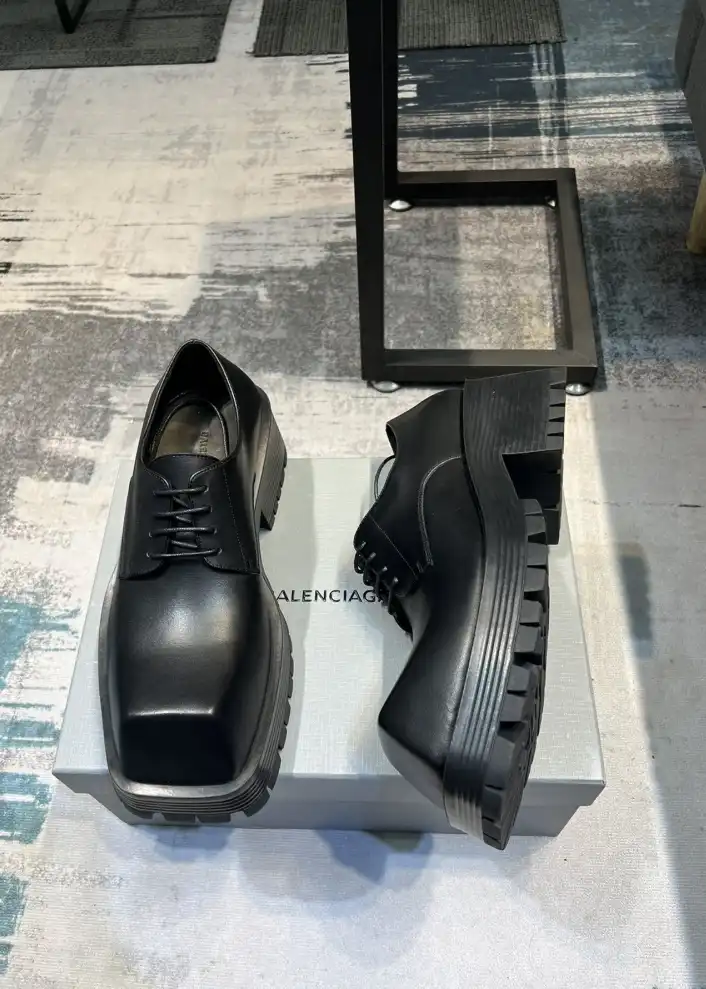 hype Balenciaga Leather Shoes