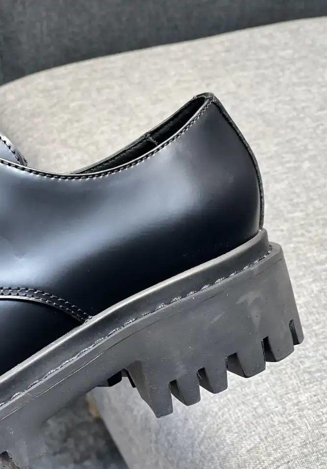 hype Balenciaga Leather Shoes