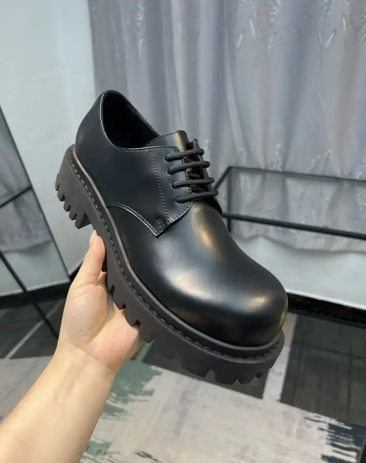 hype Balenciaga Leather Shoes