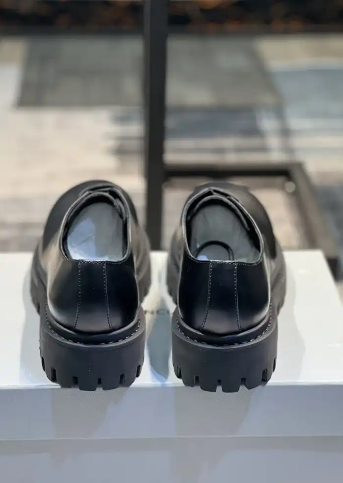 hype Balenciaga Leather Shoes