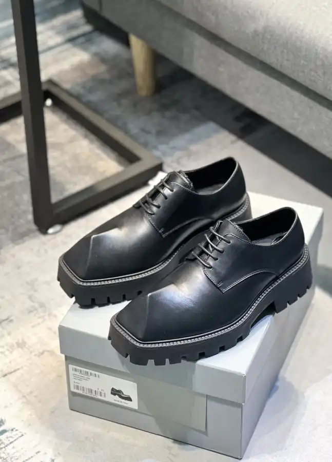 hype Balenciaga Leather Shoes