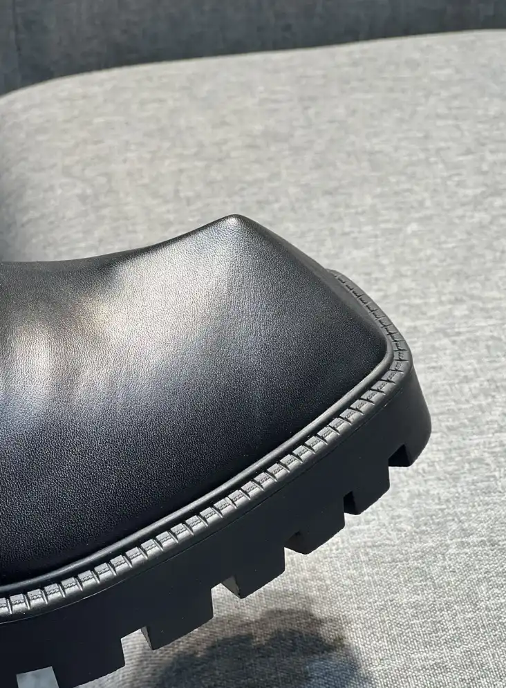 hype Balenciaga Leather Shoes