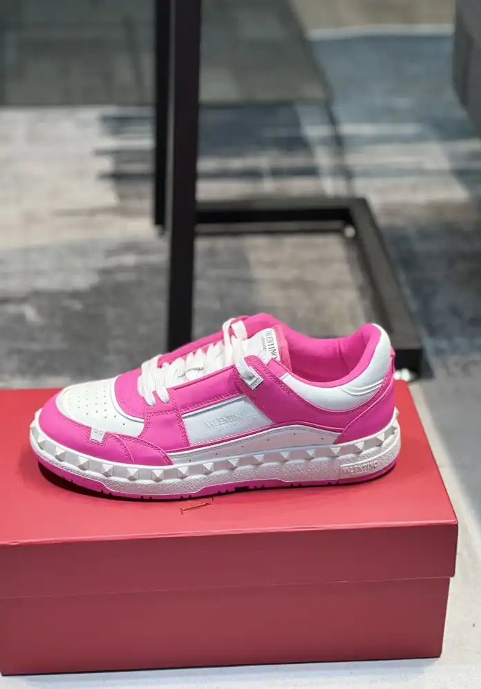 hype Valentino Sneakers