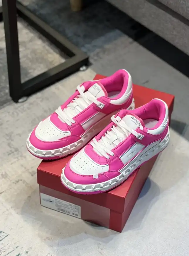 hype Valentino Sneakers