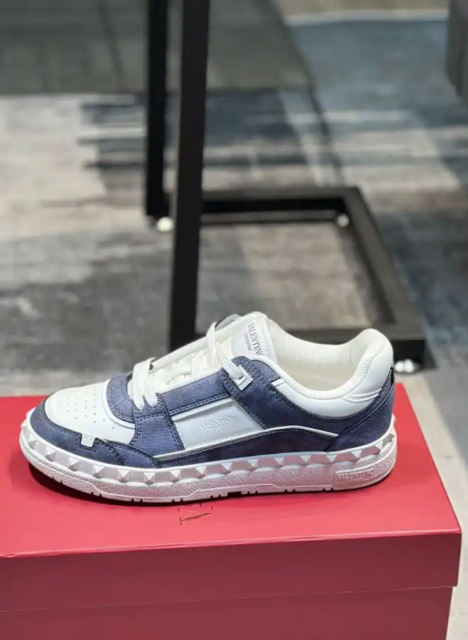 hype Valentino Sneakers