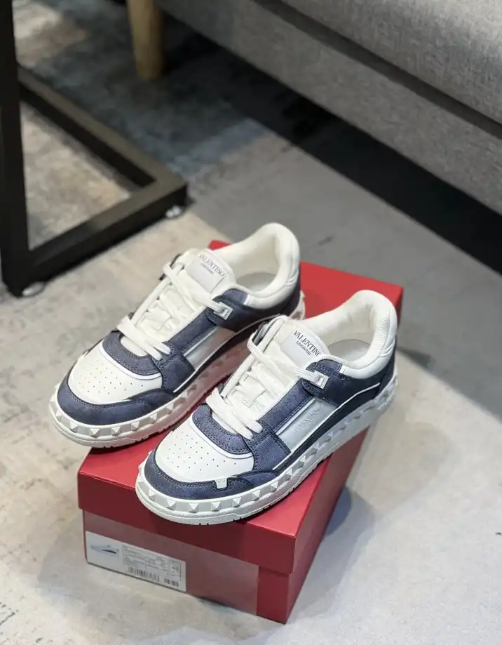 hype Valentino Sneakers