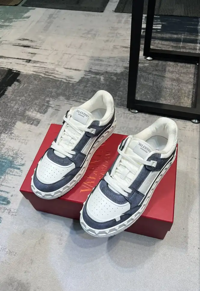 hype Valentino Sneakers