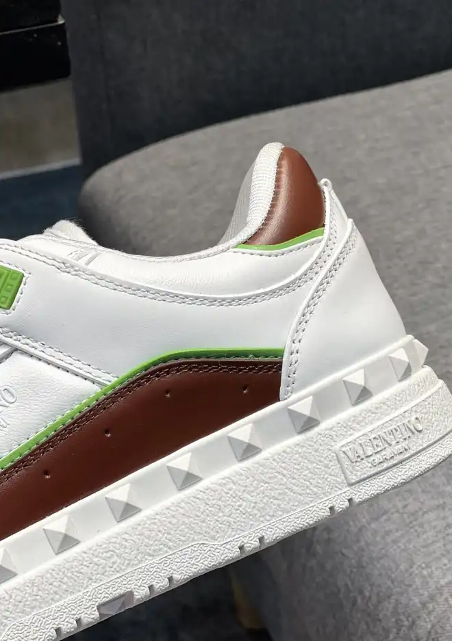 hype Valentino Sneakers