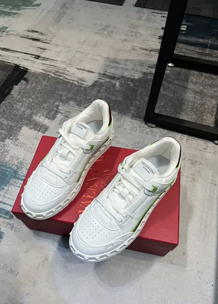 hype Valentino Sneakers