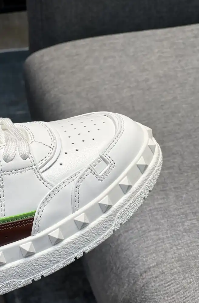 hype Valentino Sneakers