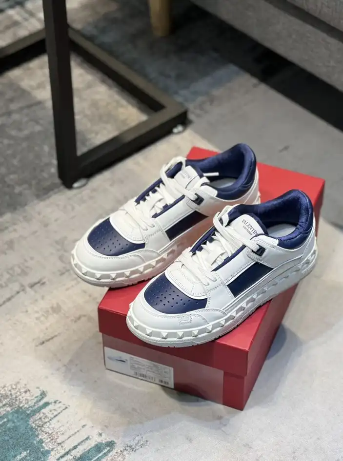 hype Valentino Sneakers