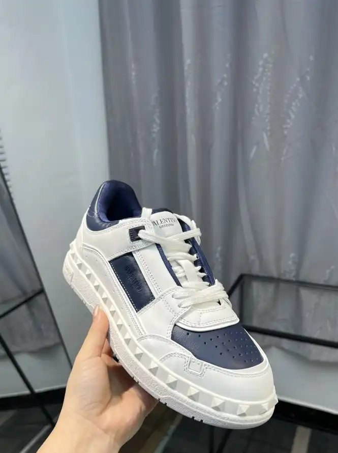 hype Valentino Sneakers