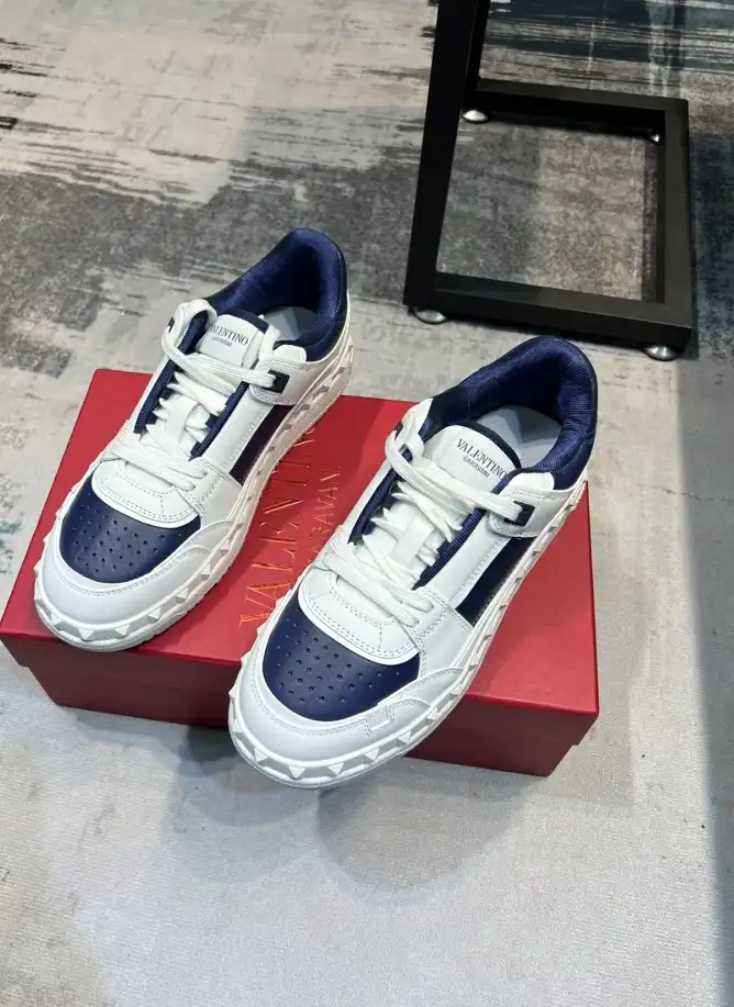 hype Valentino Sneakers