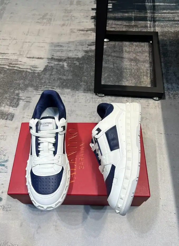 hype Valentino Sneakers