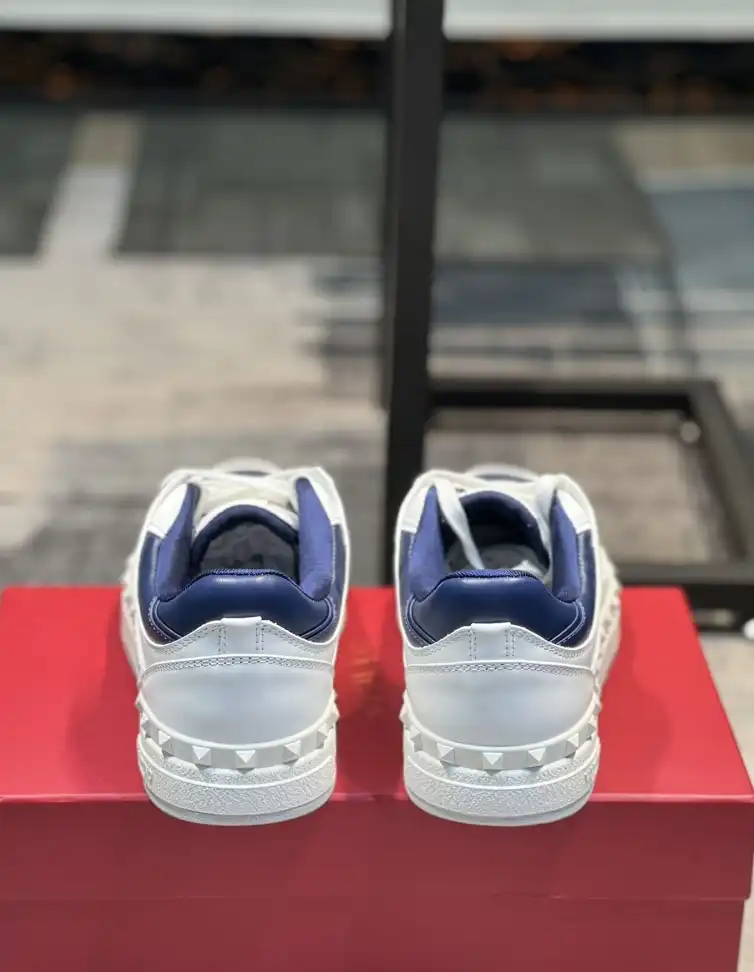 hype Valentino Sneakers