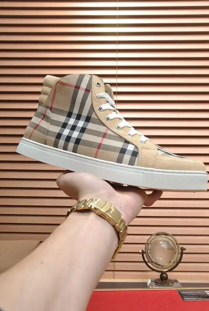 hype Burberry Sneakers