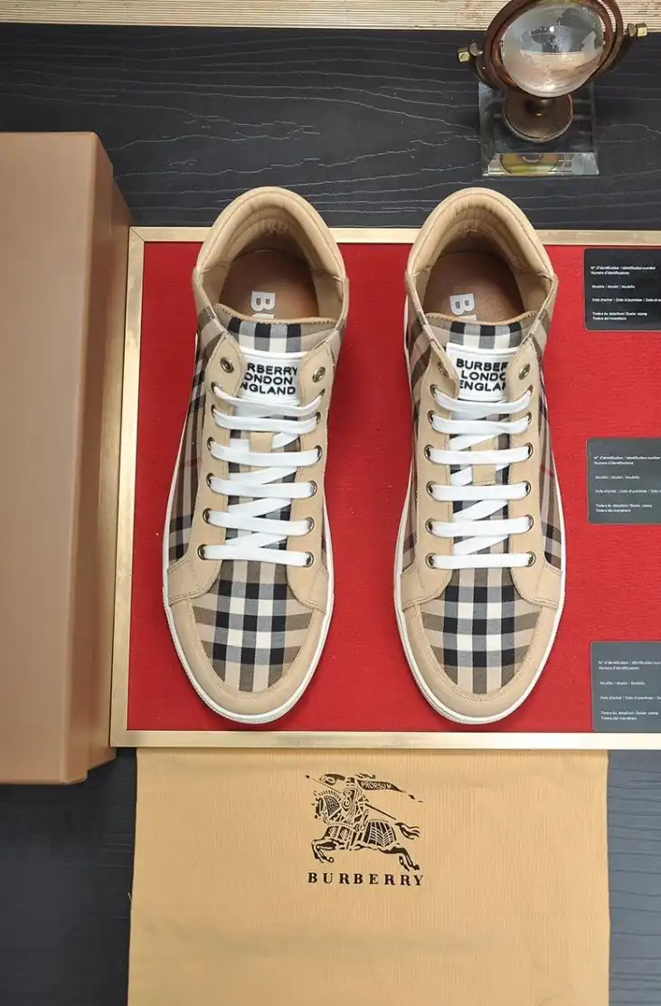 hype Burberry Sneakers