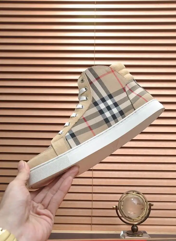 hype Burberry Sneakers