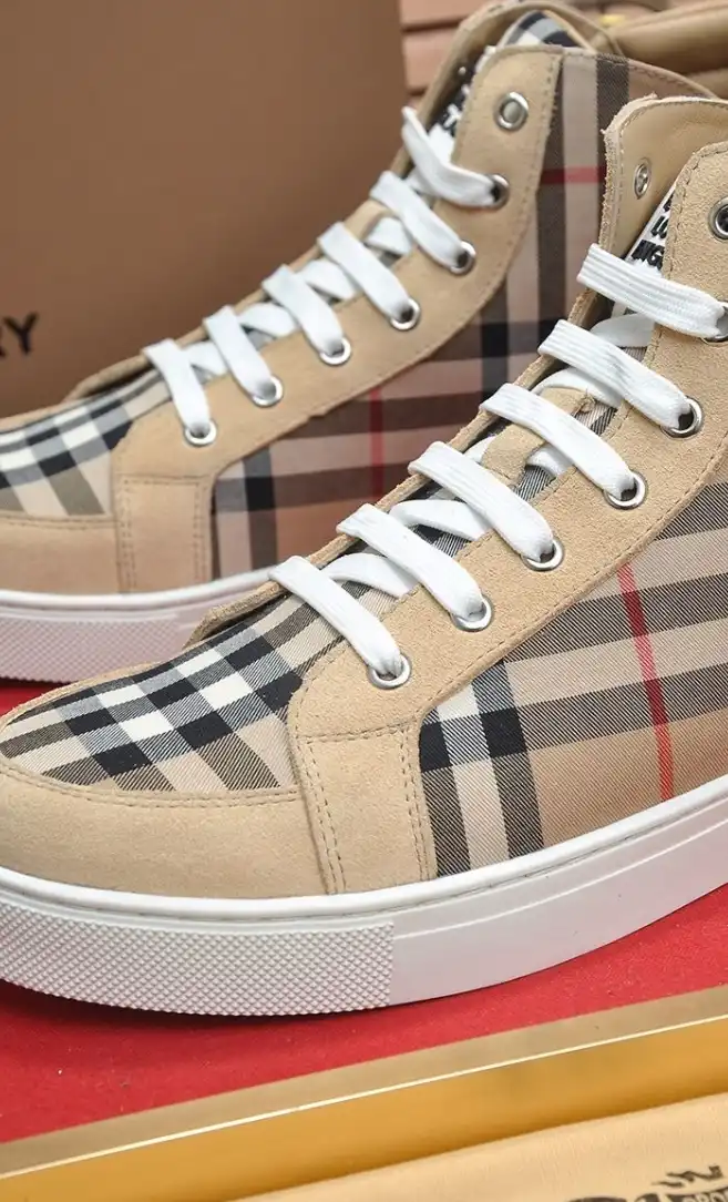 hype Burberry Sneakers