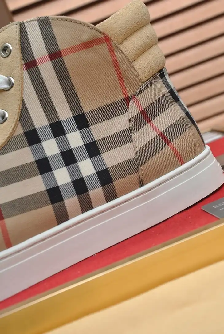 hype Burberry Sneakers