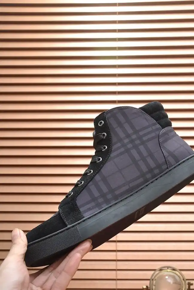 hype Burberry Sneakers