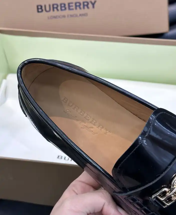 hype Burberry Leather Shoes