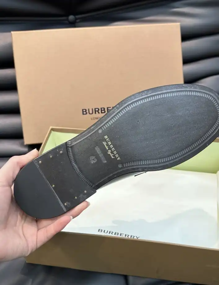 hype Burberry Leather Shoes