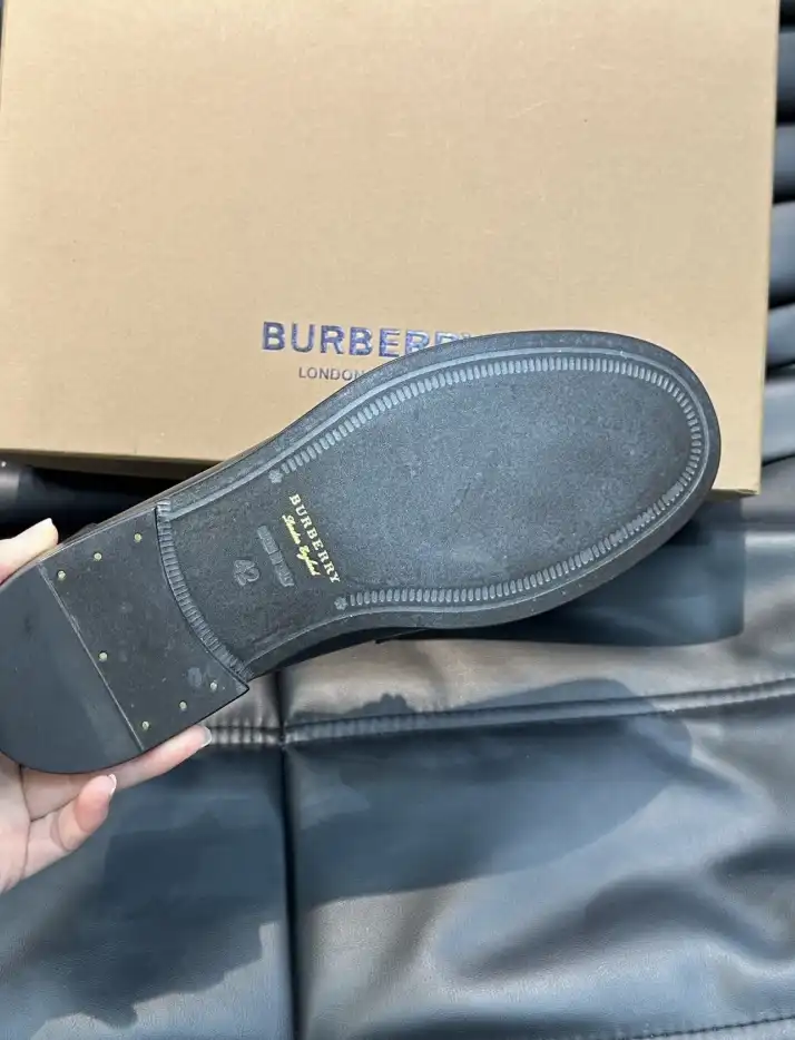 hype Burberry Leather Shoes