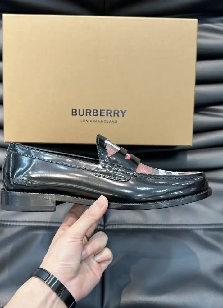 hype Burberry Leather Shoes