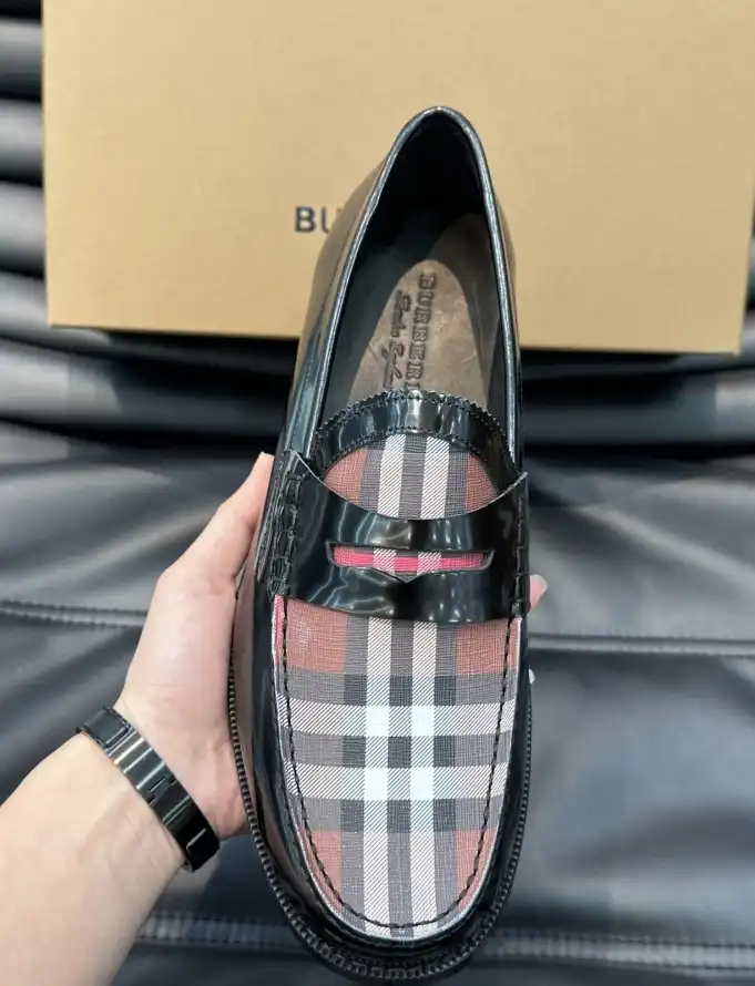 hype Burberry Leather Shoes