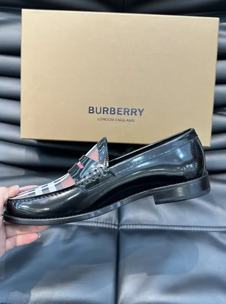 hype Burberry Leather Shoes