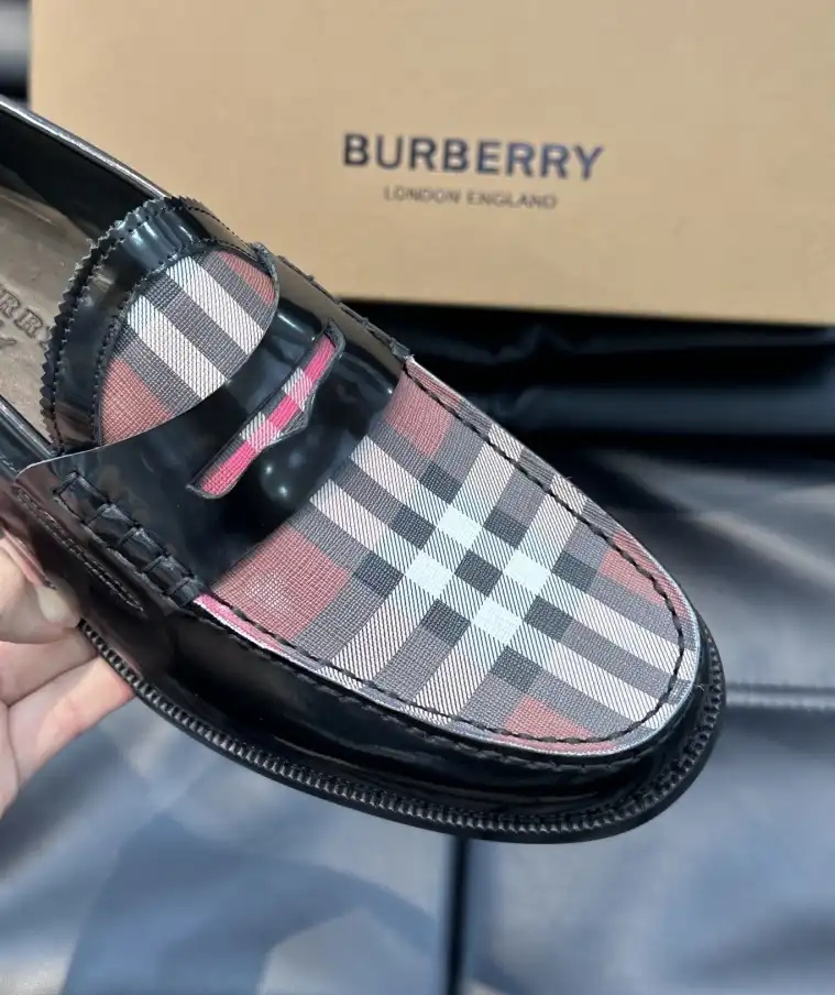 hype Burberry Leather Shoes