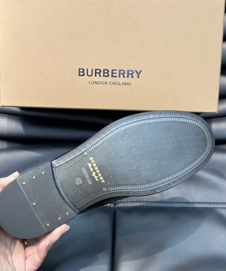 hype Burberry Leather Shoes