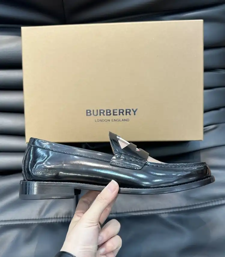 hype Burberry Leather Shoes