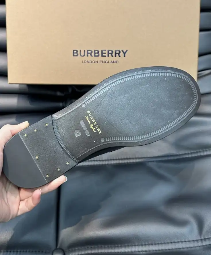 hype Burberry Leather Shoes