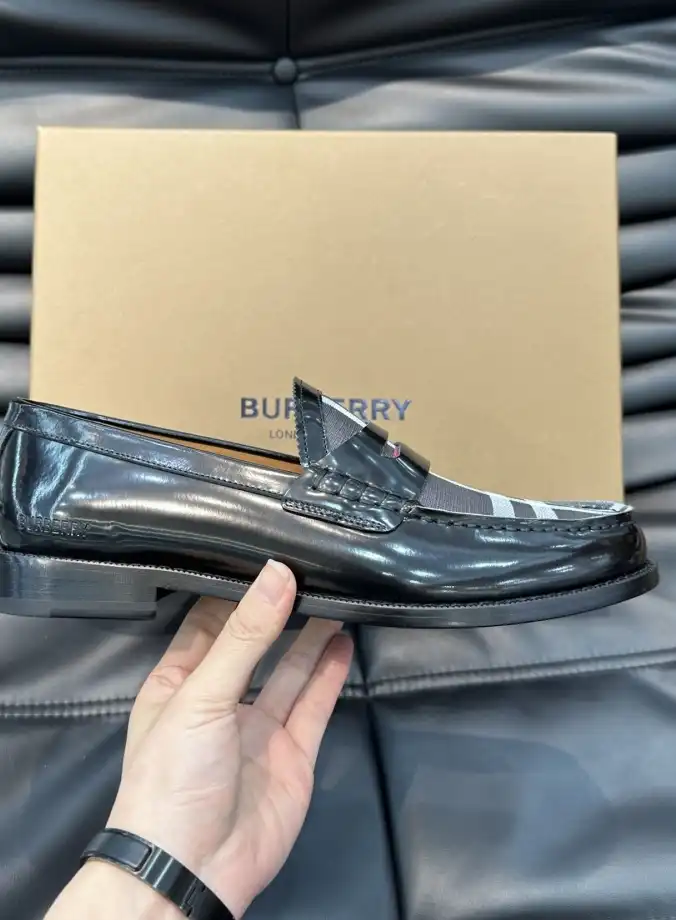 hype Burberry Leather Shoes